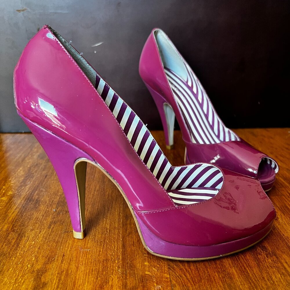 BCBG Girls/BCBGirls Magenta Peep toe Heels